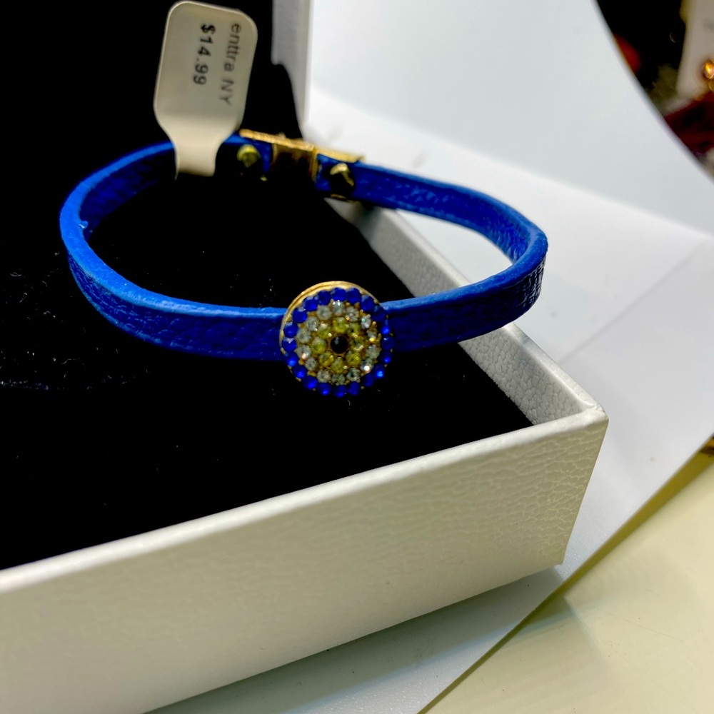 📣5 pieces of jewelry for $20. Evil eye on blue faux leather bracelet